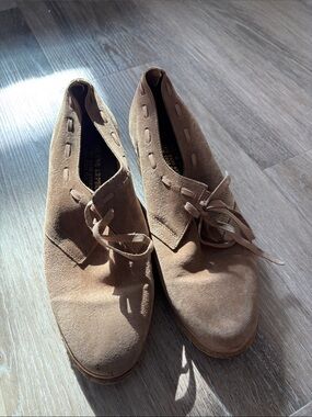 Helene Arpels Tan Suede Lace-Up Oxford Shoes
